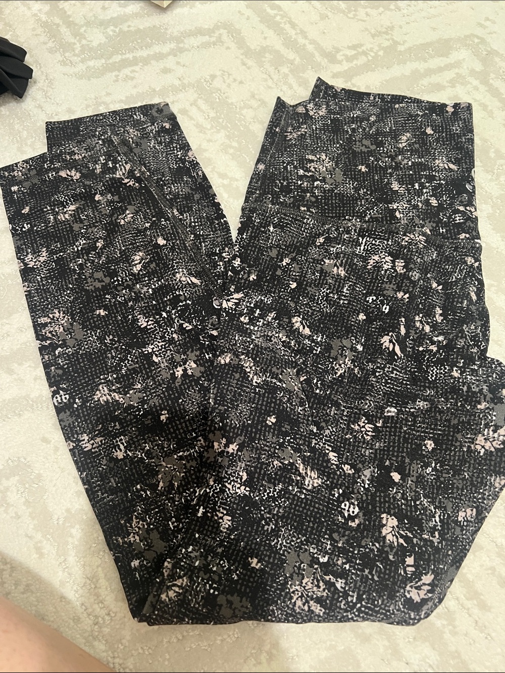 Lululemon Align Women's Black & Light Pink Patterned Leggings 25 inch